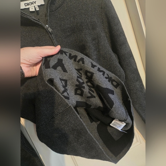 DKNY Quarter Zip Mock Neck Sweater $89 Logo Gray Black Long Sleeve Winter Fitted - Picture 10 of 14